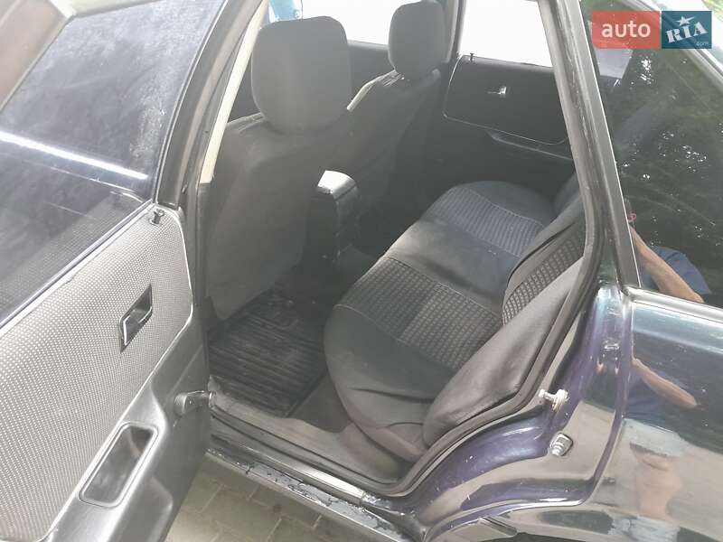 Седан Audi 80 1987 в Кременце