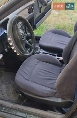 Седан Audi 80 1993 в 