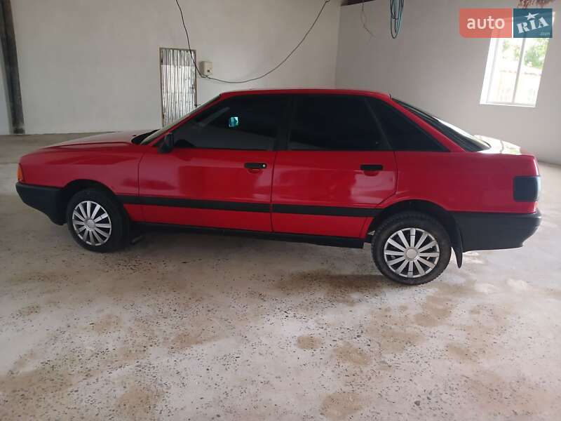 Седан Audi 80 1991 в Монастыриске