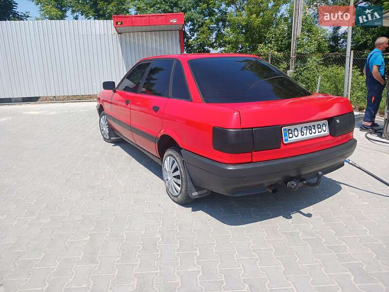 Седан Audi 80 1991 в Монастыриске