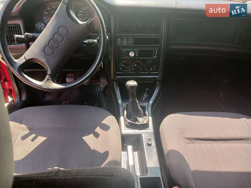 Седан Audi 80 1991 в Монастыриске