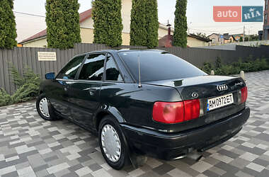 Седан Audi 80 1992 в 