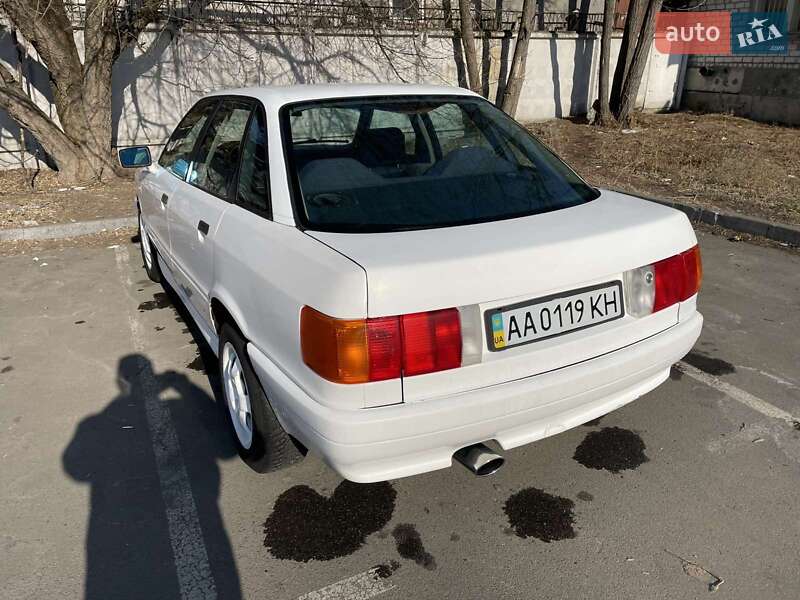 Седан Audi 80 1990 в Малине