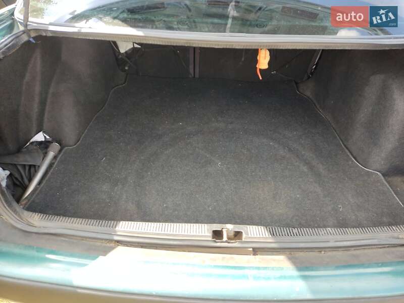 Седан Audi 80 1993 в Решетиловке
