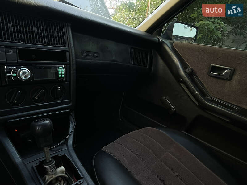 Седан Audi 80 1987 в Днепре