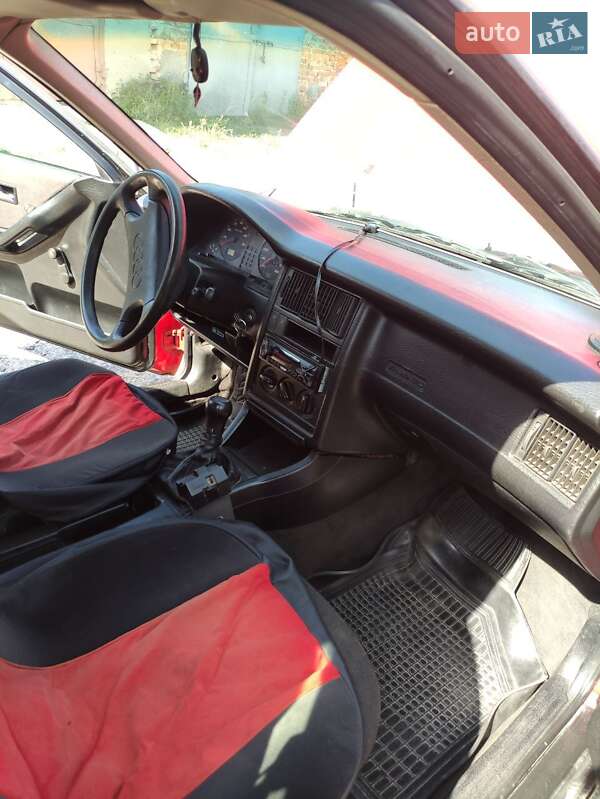 Седан Audi 80 1990 в Владимире