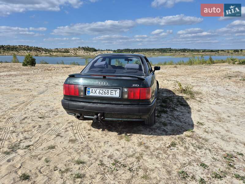 Седан Audi 80 1993 в Коростене