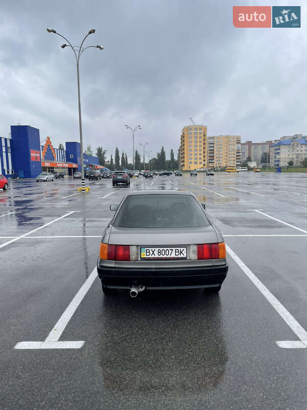 Седан Audi 80 1988 в Каменец-Подольском