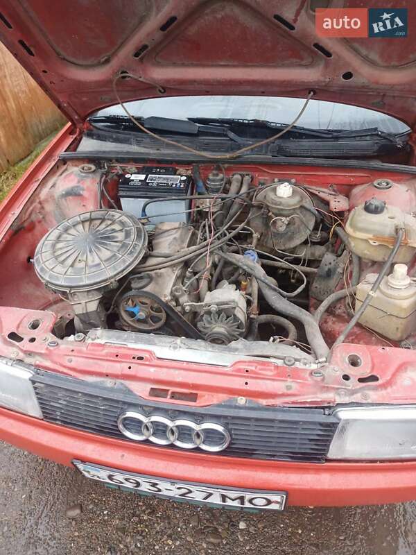 Седан Audi 80 1987 в Черновцах