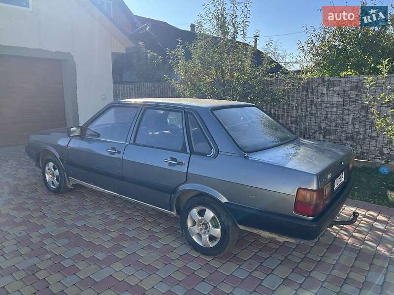 Седан Audi 80 1986 в Тысменице