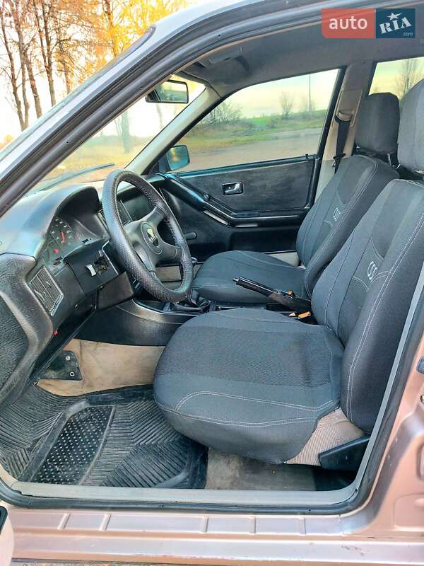 Седан Audi 80 1988 в Тростянце