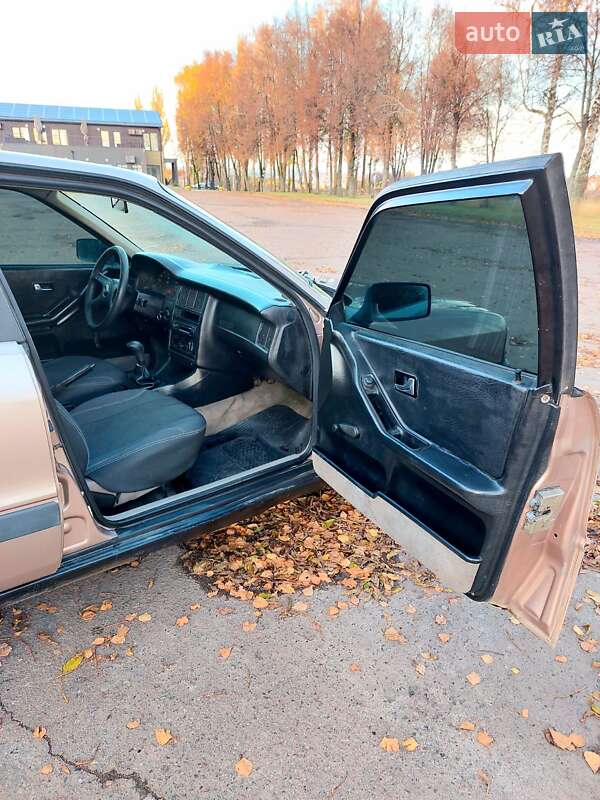 Седан Audi 80 1988 в Тростянце