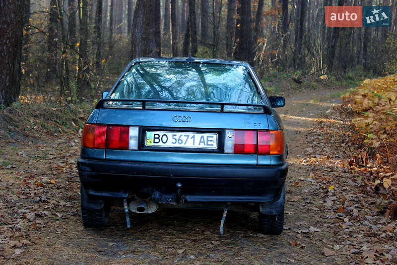 Седан Audi 80 1990 в Кременці
