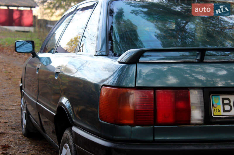 Седан Audi 80 1990 в Кременці
