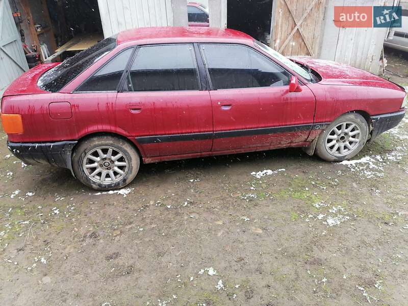 Седан Audi 80 1988 в Хусті