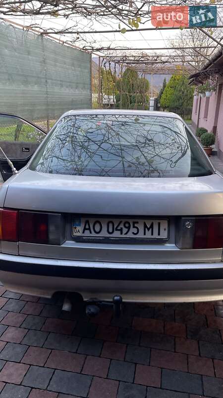 Седан Audi 80 1989 в Ужгороді