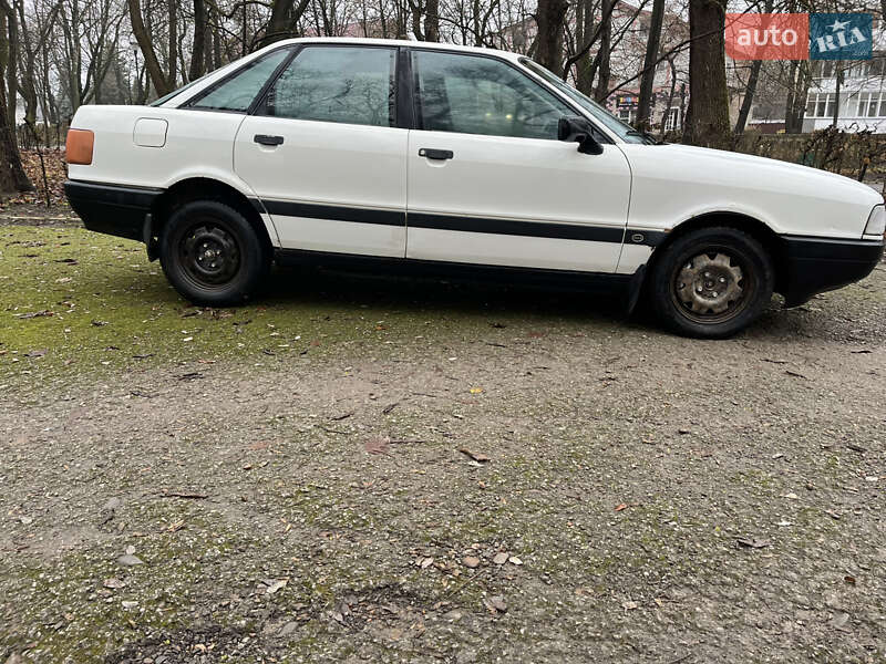 Седан Audi 80 1987 в Хотине