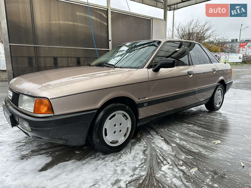 Седан Audi 80 1989 в Хороле