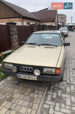 Седан Audi 80 1986 в Сарнах