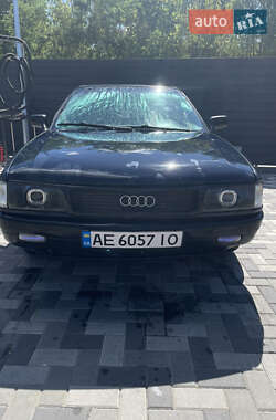 Седан Audi 80 1989 в Каневе