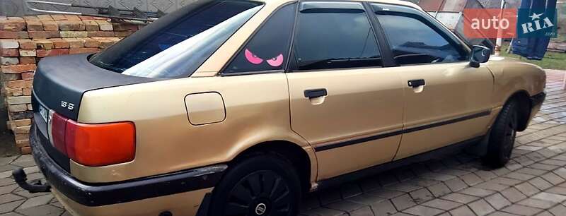 Седан Audi 80 1987 в Новомиргороде