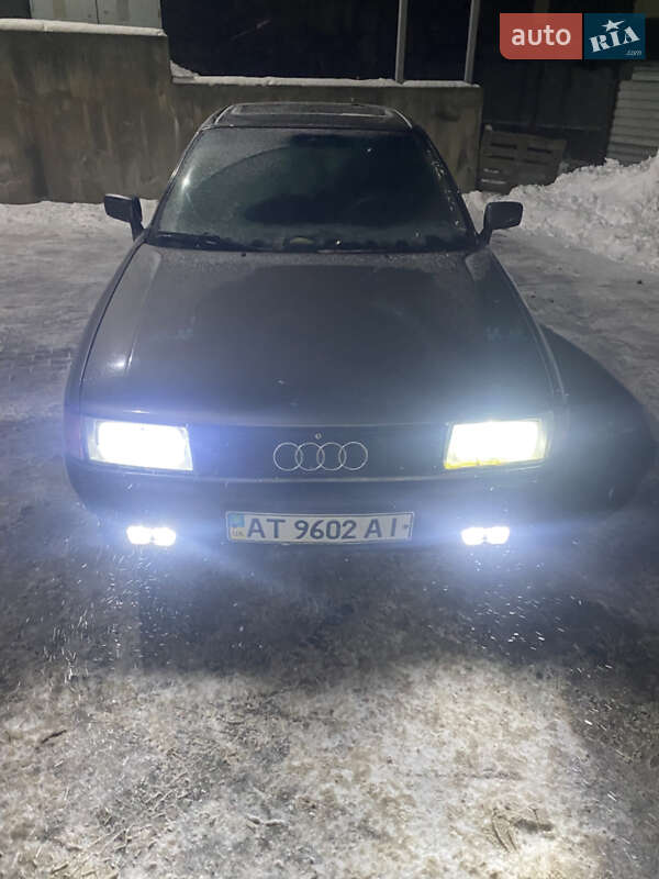 Седан Audi 80 1987 в Черновцах