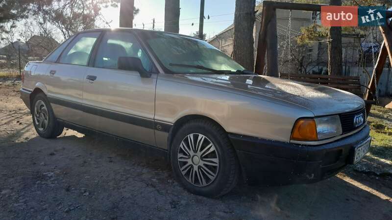 Седан Audi 80 1987 в Кременце