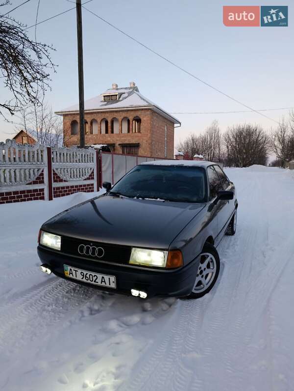 Седан Audi 80 1987 в Черновцах