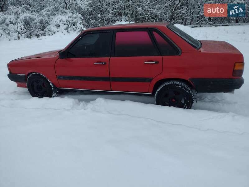 Седан Audi 80 1986 в Виноградове