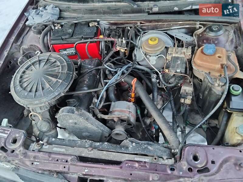 Седан Audi 80 1991 в Гощі