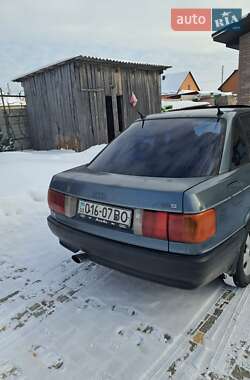 Седан Audi 80 1986 в Рокитном