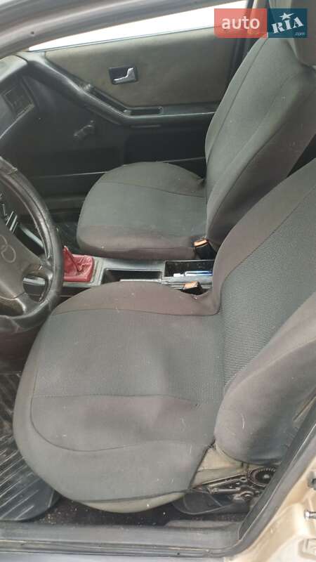 Седан Audi 80 1987 в Володимирі