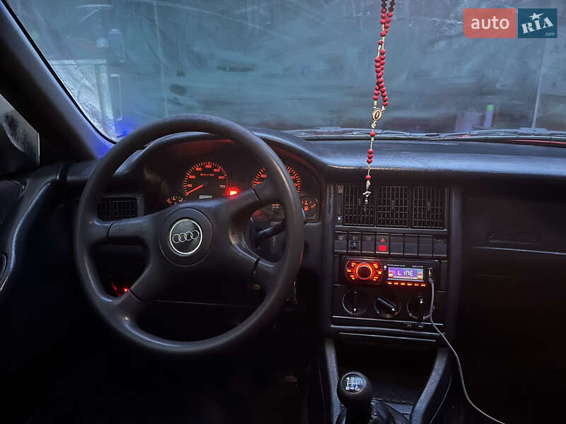 Седан Audi 80 1992 в Новояворівську
