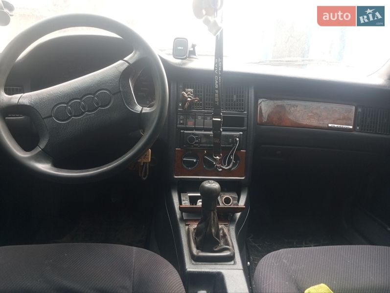 Седан Audi 80 1988 в Новых Петровцах
