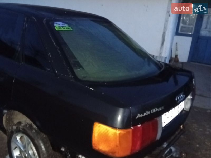 Седан Audi 80 1989 в Каневі