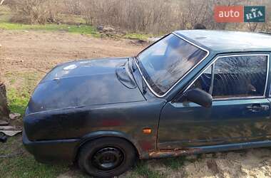 Седан Audi 80 1977 в Кривом Роге