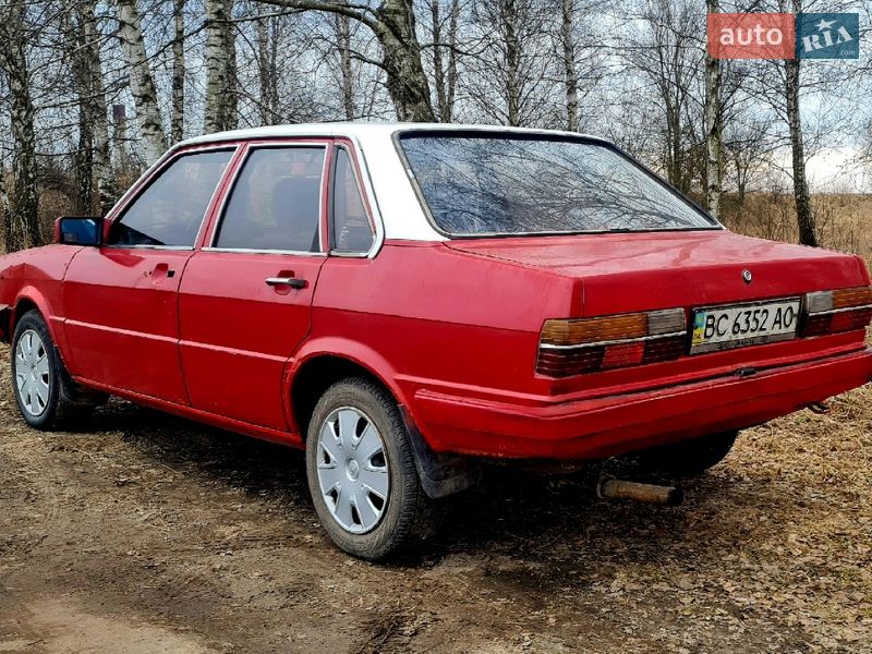 Седан Audi 80 1981 в Ратному