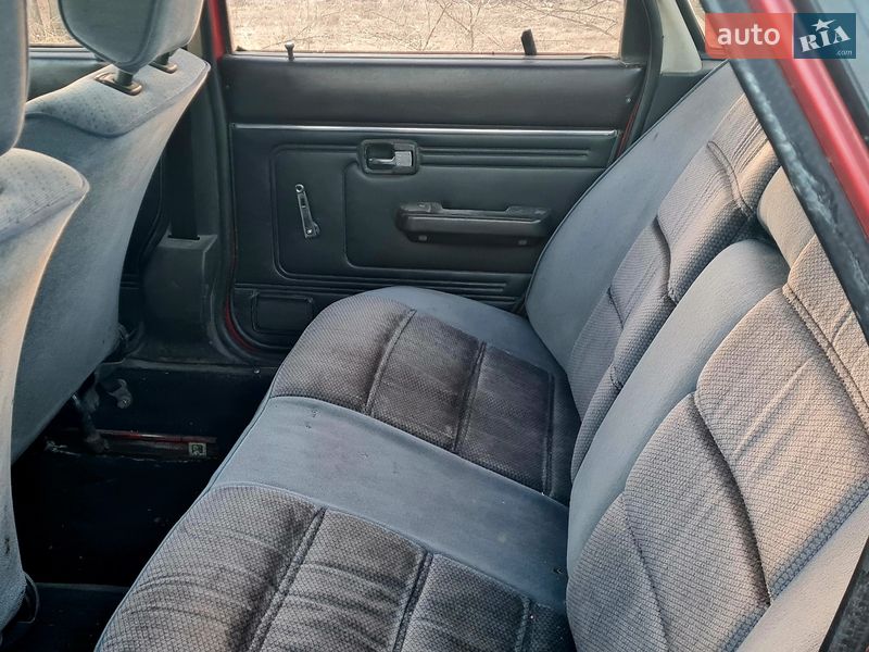 Седан Audi 80 1981 в Ратному