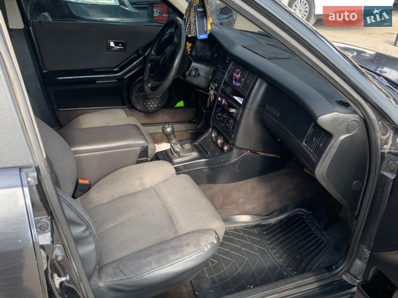 Седан Audi 80 1990 в Недобоевцах
