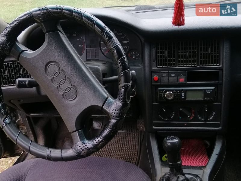 Универсал Audi 80 1993 в Вараше