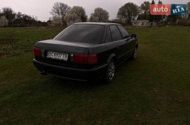 Седан Audi 80 1992 в Комарному