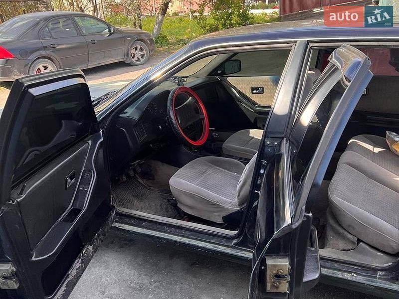 Седан Audi 80 1991 в Городке