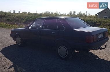 Седан Audi 80 1985 в Виноградові