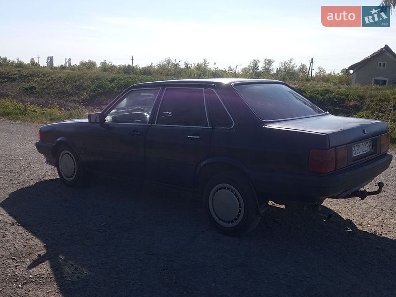 Седан Audi 80 1985 в Виноградові