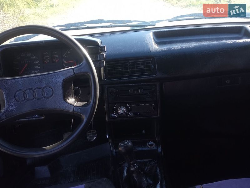 Седан Audi 80 1985 в Виноградові