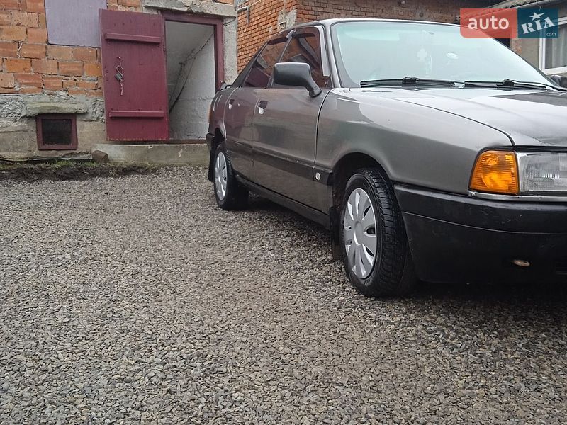 Седан Audi 80 1989 в Чорткові