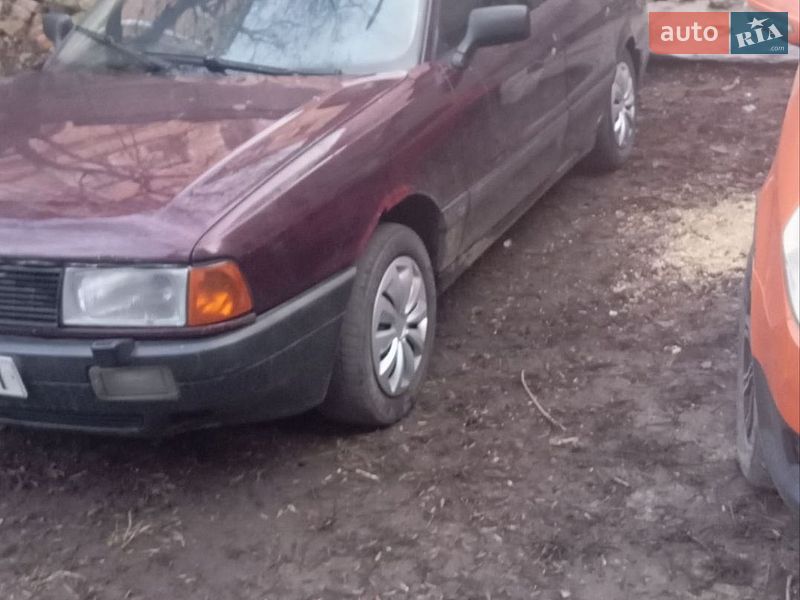 Седан Audi 80 1990 в Черновцах