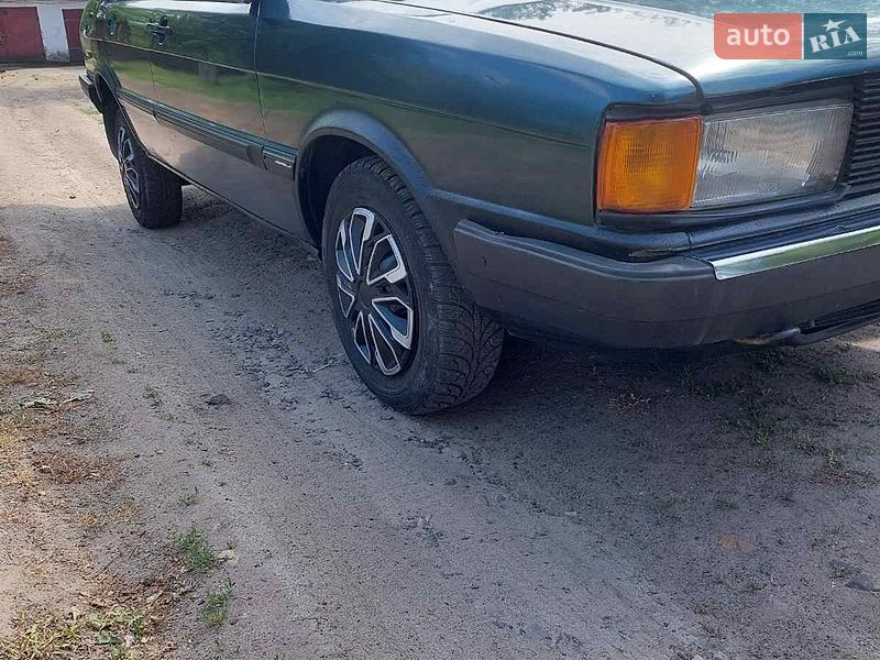 Седан Audi 80 1984 в Володимирі