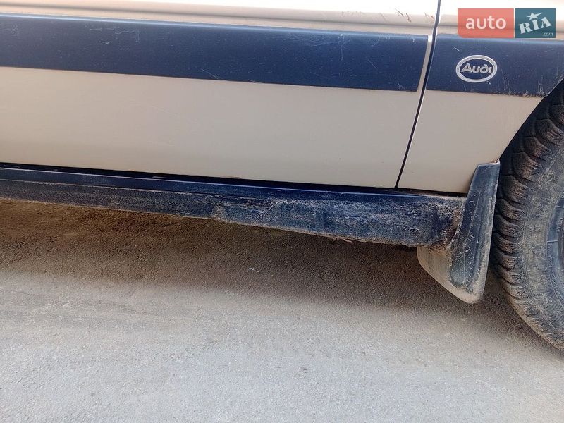Седан Audi 80 1988 в Липовце
