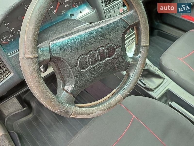 Седан Audi 80 1994 в Борщеві